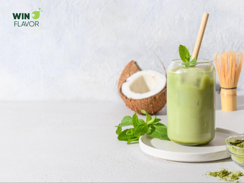 Nước dừa kết hợp cùng bột matcha tạo nên thức uống thơm ngon, thanh mát